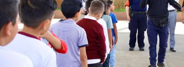 Fomentan cultura de la paz en escuelas de Uruapan.