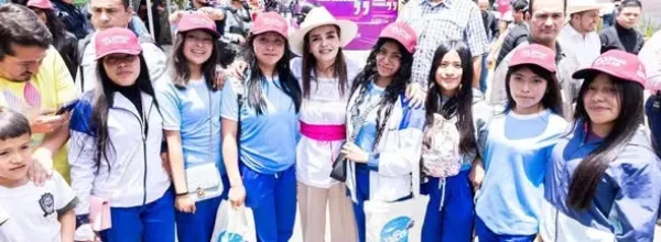 “Regalos de Corazón”: Grecia Quiroz reafirma su compromiso con la niñez tras inauguración del Teleférico.