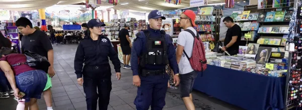 Despliegan operativo de seguridad permanente para la Feria Internacional del Libro en Uruapan.